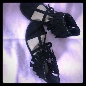 Fringe sandals